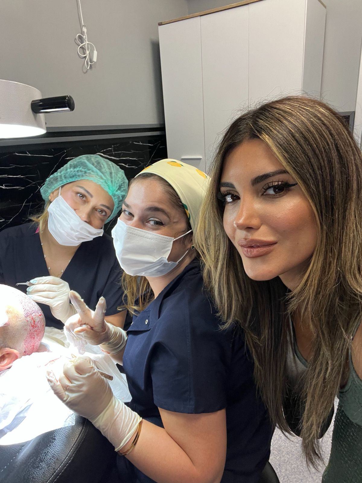 POR Hair Clinic ekibi - saç ekimi uzmanları
